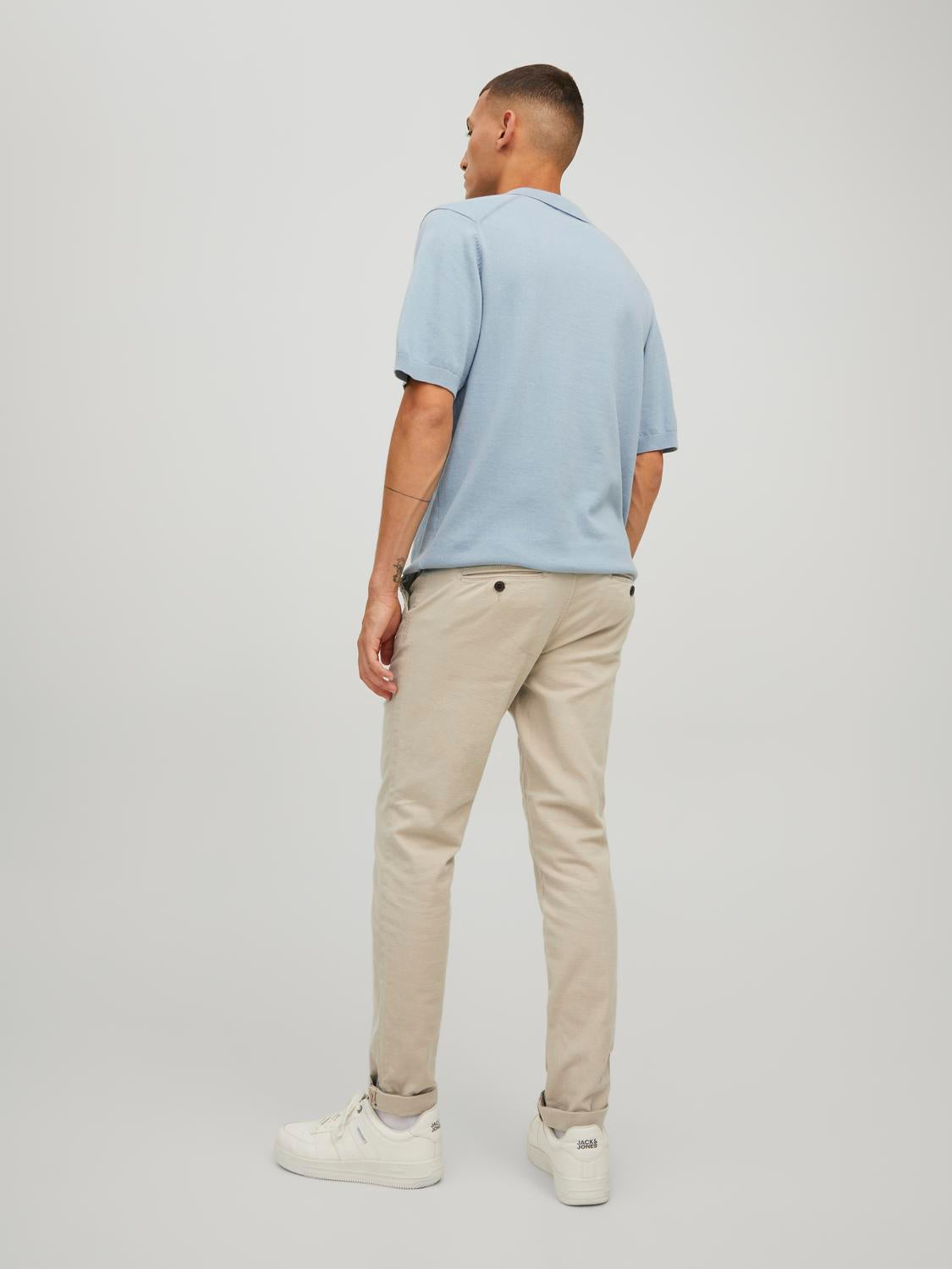 model_shot-back
